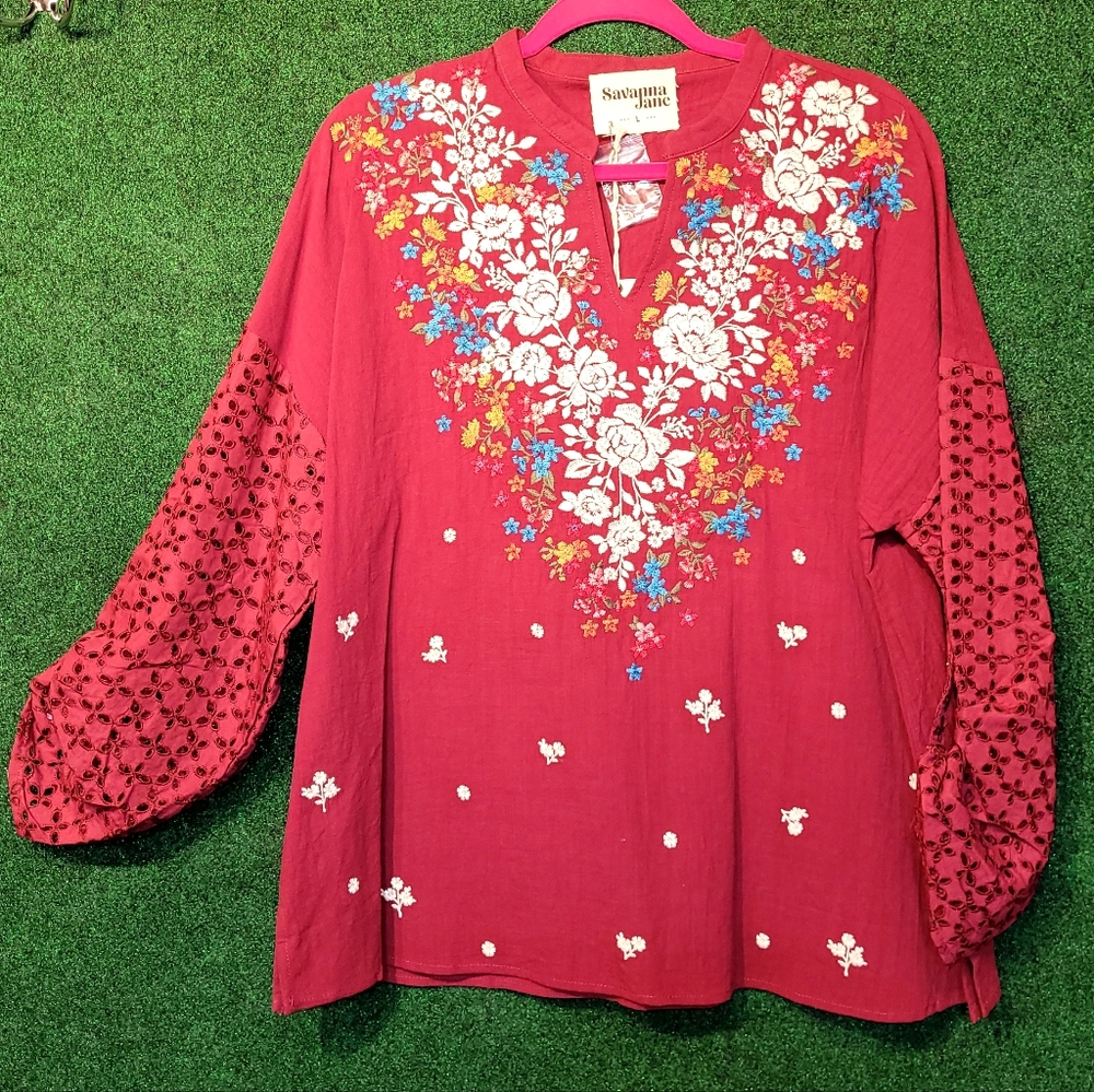 741 NWT Savanna Jane Women's Red Floral Blouse